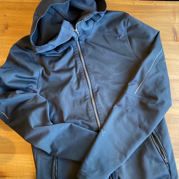 Mens charcoal gray lululemon athletica size XS jacket - Picture 1 of 7